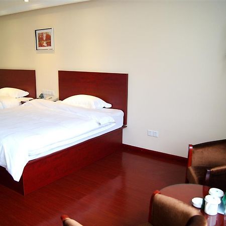 Greentree Inn Beihang Commercial Street Express Hotel Шеньян Екстер'єр фото